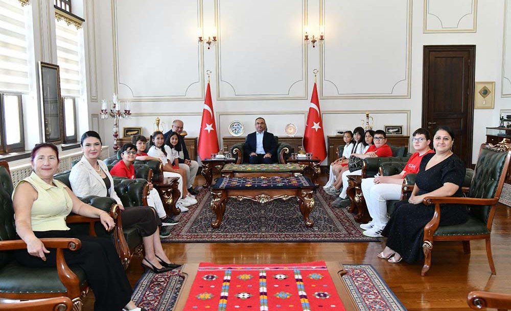 Sanatla Büyüyen Çocuklar Vali Soytürk'ün Konuğu Oldu