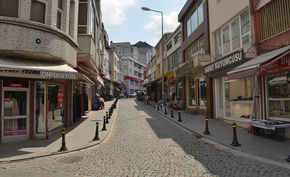Saray Caddesi Allah'a Emanet 