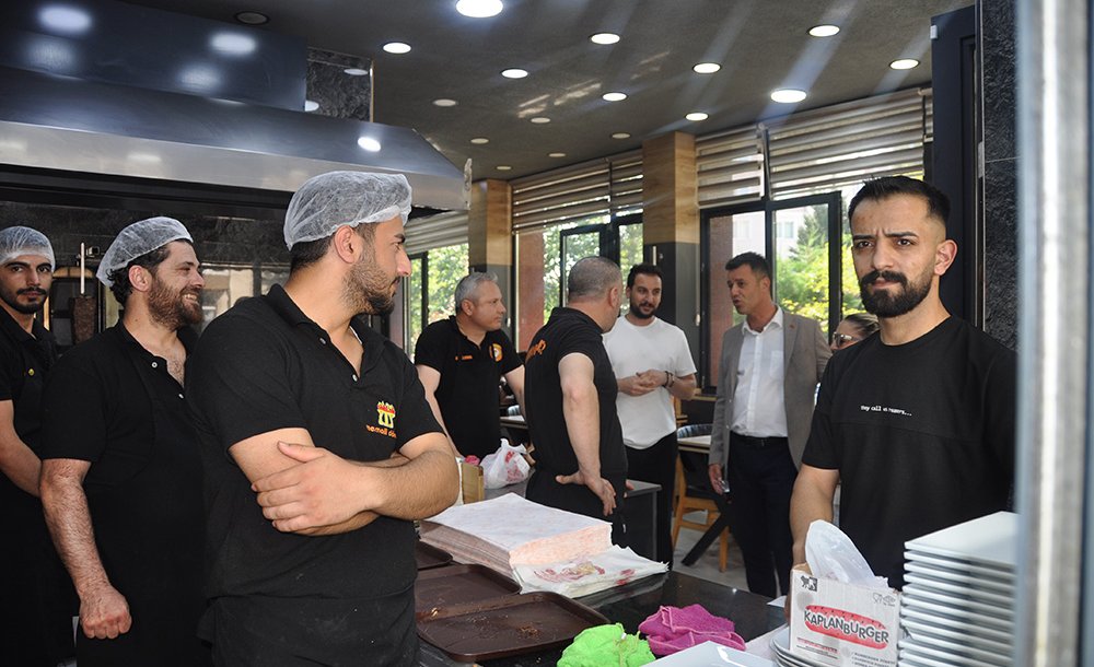 Sarıkurt Vatandaşın Derdi̇ni̇ Di̇nledi̇ 