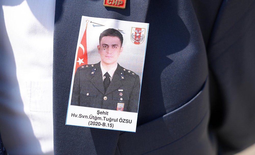 Şehit Teğmen İçin Havalimanında Askeri Tören Düzenlendi 