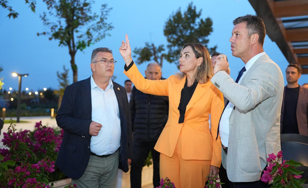 Selfie Parkta Kafe 1881 Açlıdı 