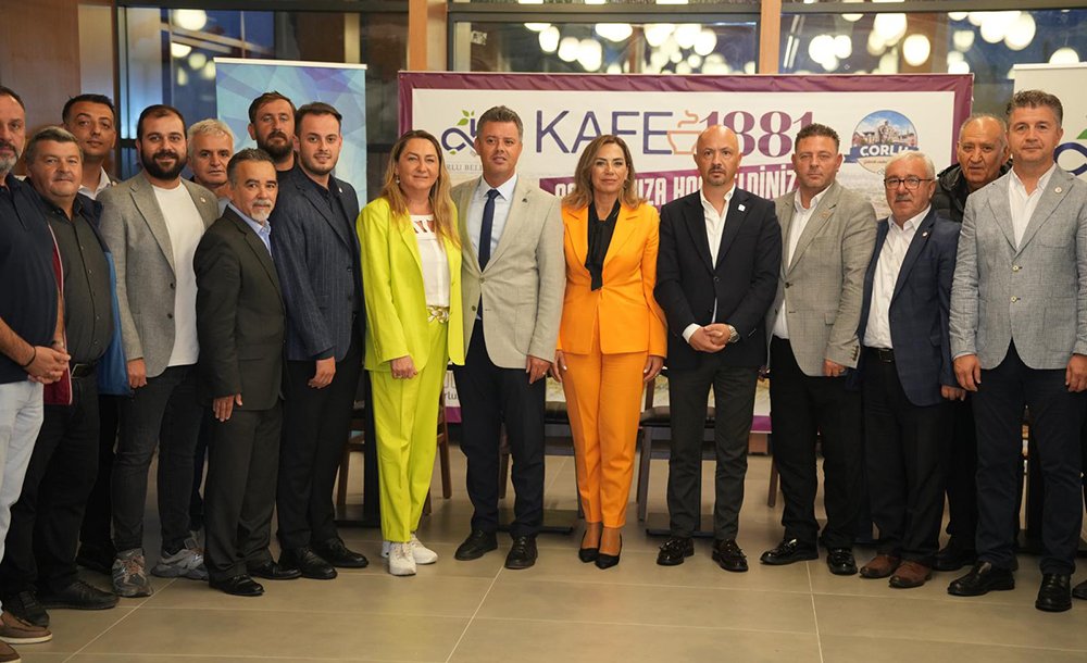 Selfie Parkta Kafe 1881 Açlıdı 