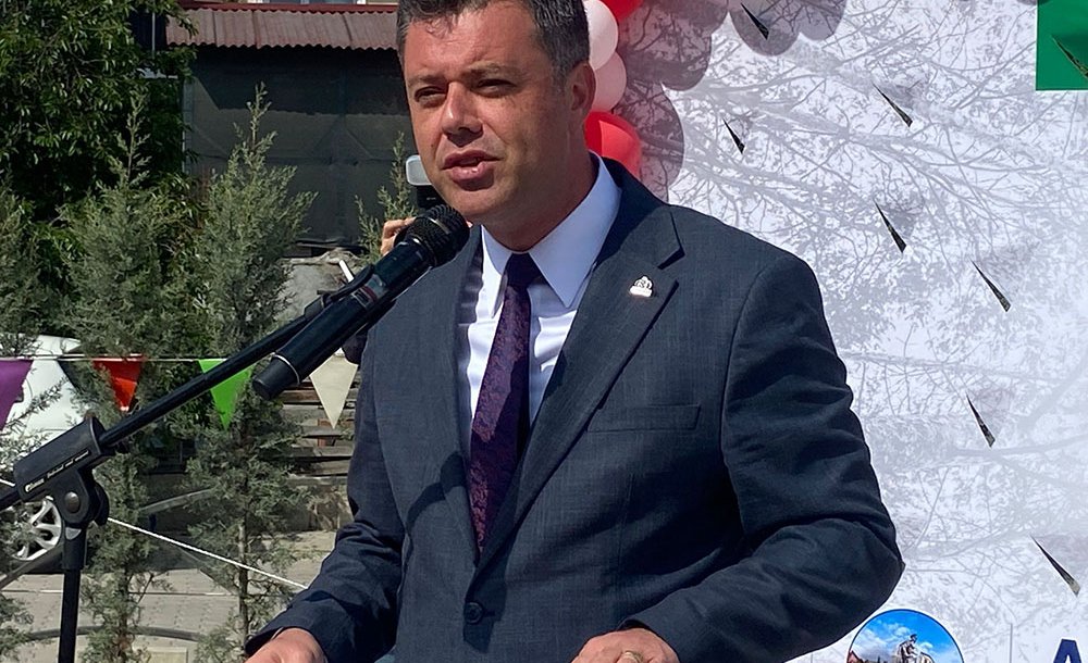 Şeyh Si̇nan Mahallesi̇ne Ferdi̇ Zeyrek Parki Açildi 