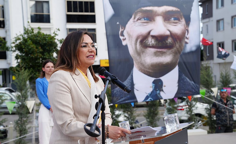 Şeyh Si̇nan Mahallesi̇ne Ferdi̇ Zeyrek Parki Açildi 