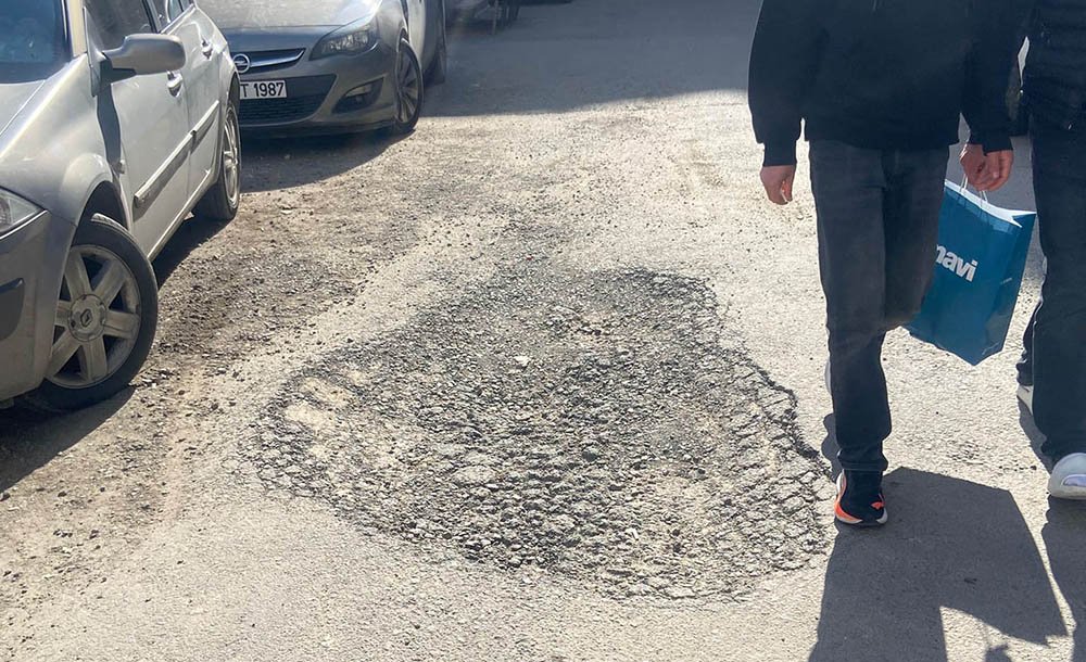 Sokaklar Mayın Tarlası Gibi 