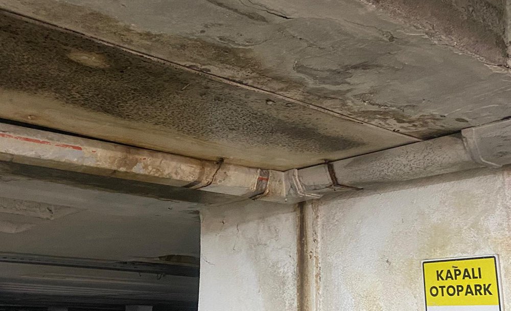 Su Alan Otopark Günden Güne Çürüyor 