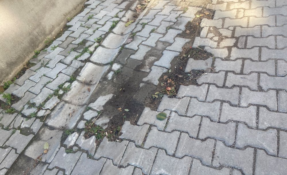 Su Patlakları Yolları Bozuyor 