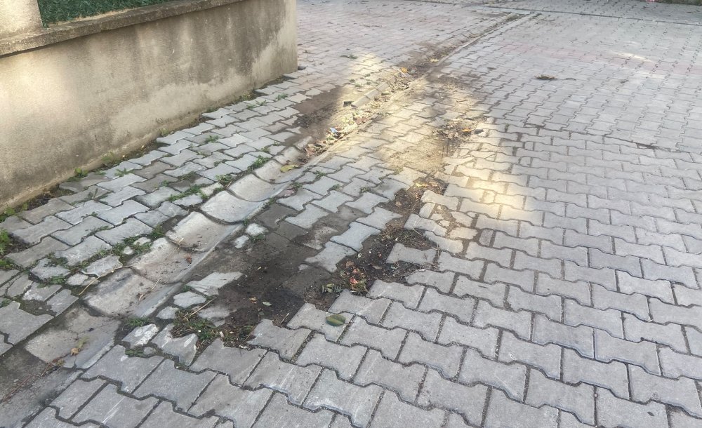 Su Patlakları Yolları Bozuyor 