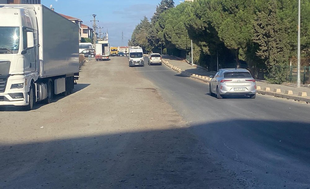 Sürücüler Yolun Tamamının Asfaltlanmasını İstiyor 