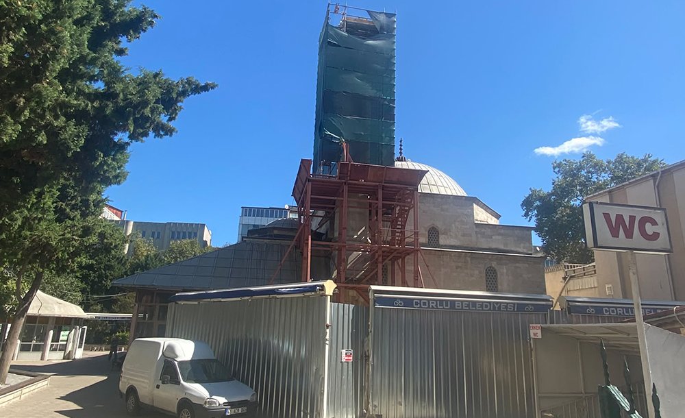 Tarihi Süleymaniye Camii'nin Minaresi Yenilenecek