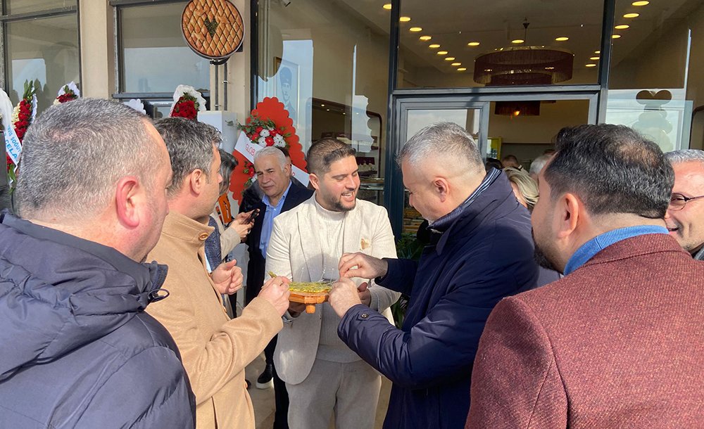 Tatlının Yeni Adresi Ebuzade Açıldı 