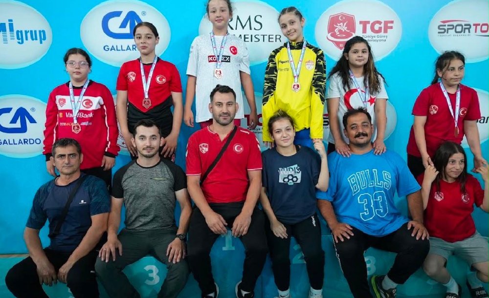 Tekirdağlı Güreşçiler Önemli Başarılara İmza Attı
