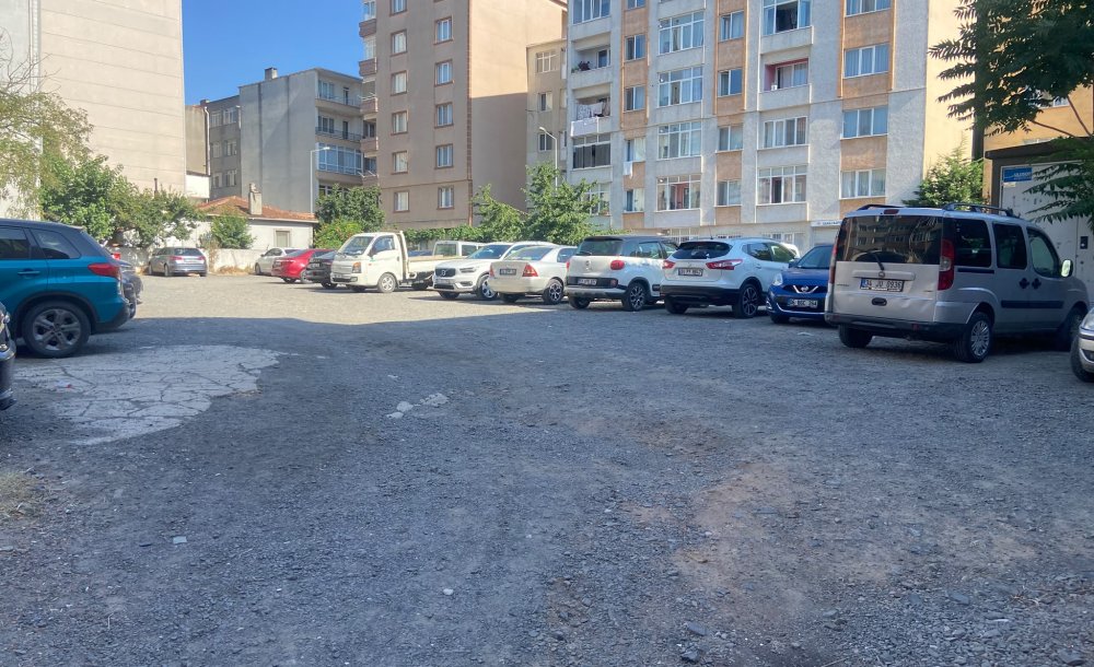 Tekpark'ın Bakımsız Otoparkı Tepki Çekiyor