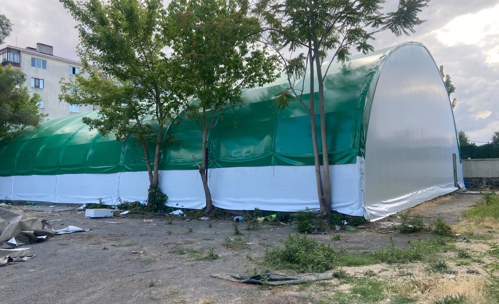 Tenis Kortu Yenilendi