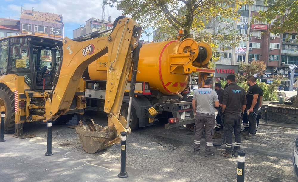 Teski̇ Kanalizasyon Hatlarını Temizledi 