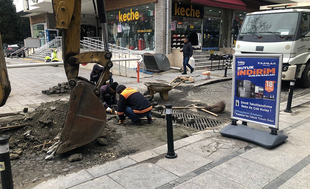 Teski̇'den Sonra Belediye Taşları Döşedi 