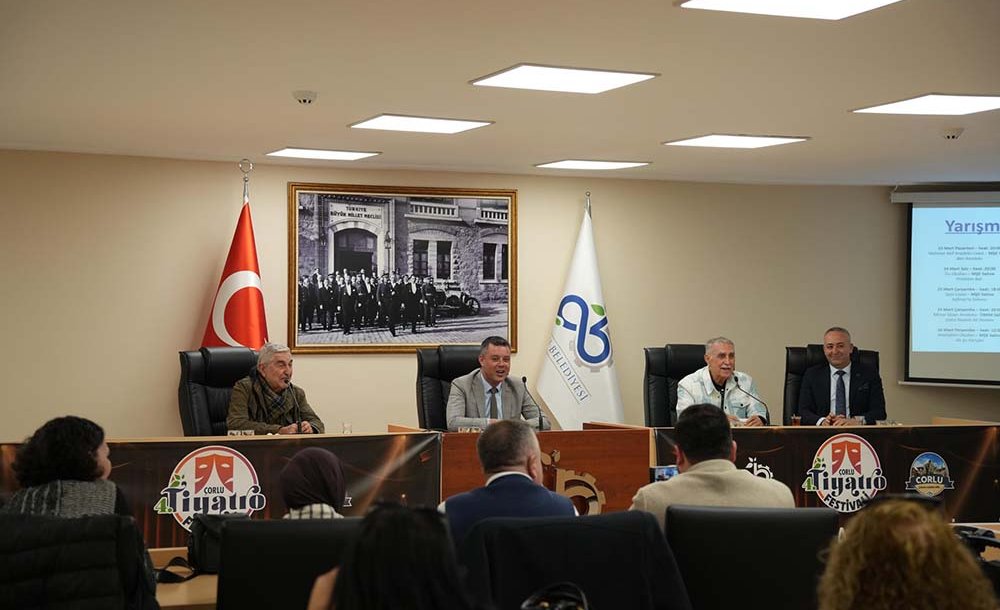 Tiyatro Festivali Coşkuyla Başladı