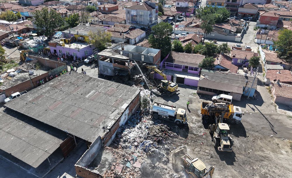 Uyuşturucuya Karşı Metruk Binalar Yıkıldı  