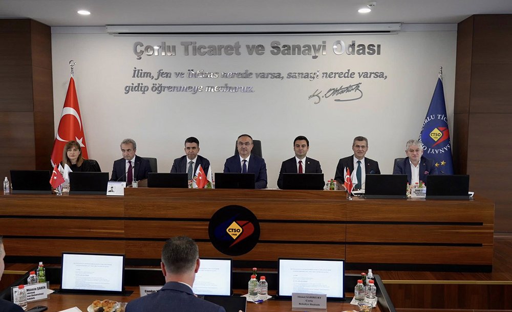 Vali Soytürk, Çorlu'da Toplantı Yaptı 