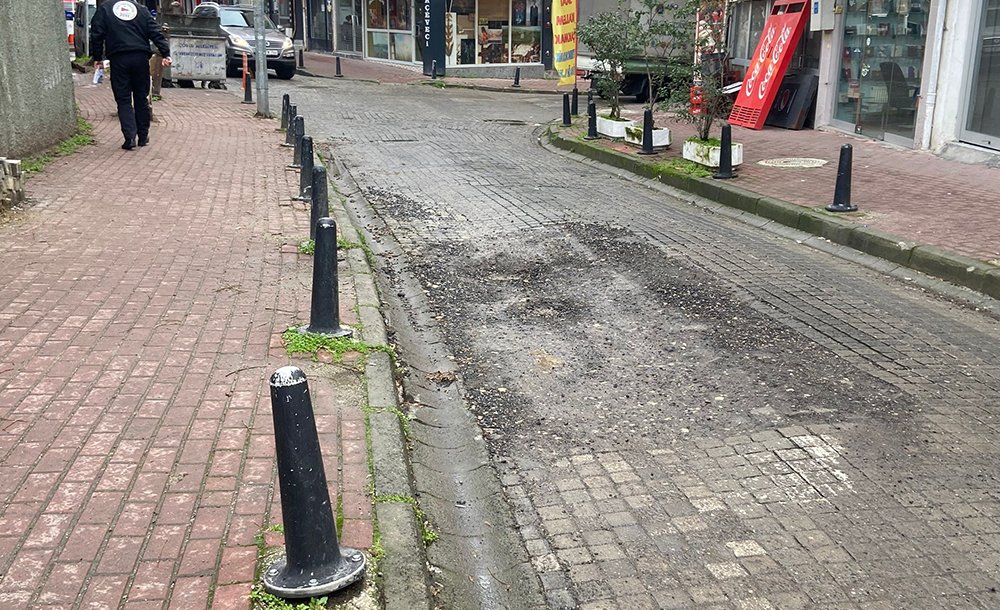 Vatandaşlar Kazılan Yerlerin Biran Önce Yapılmasını İstiyor