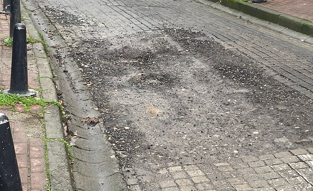 Vatandaşlar Kazılan Yerlerin Biran Önce Yapılmasını İstiyor