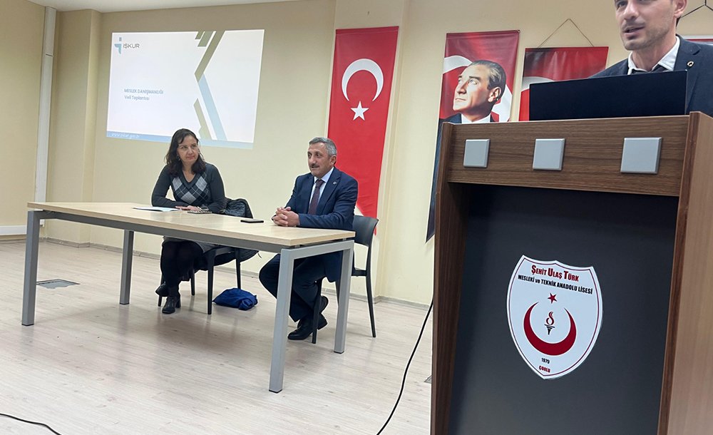 Velilere Yönelik Bilgilendirme Toplantısı Yapıldı 