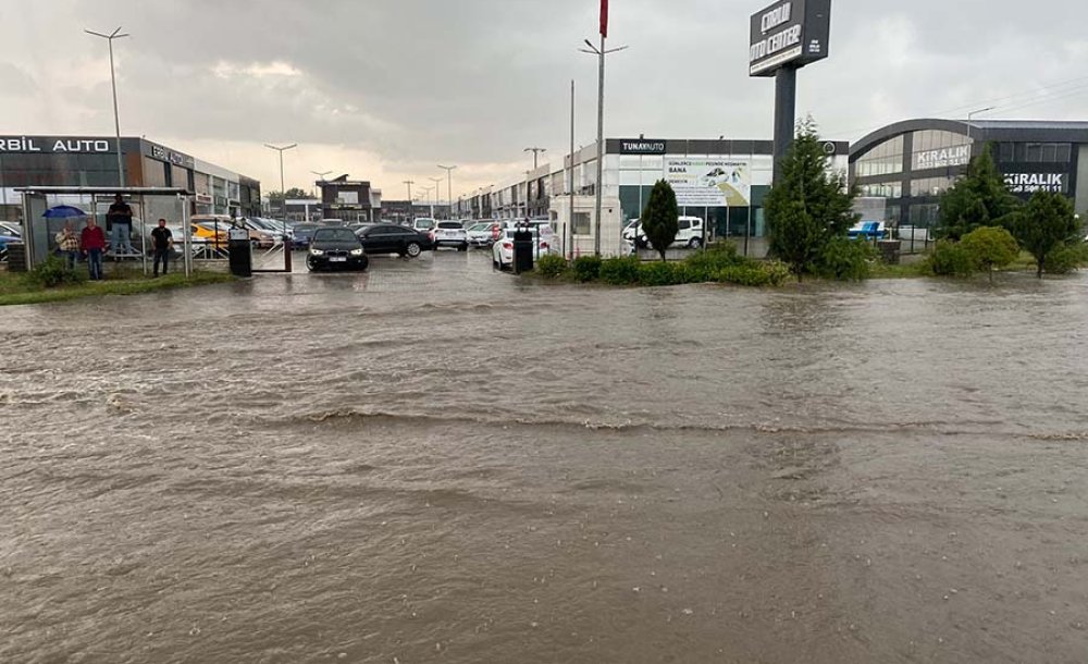 Yağmur Suyu Hatti İçi̇n Çalişmalar Başliyor 