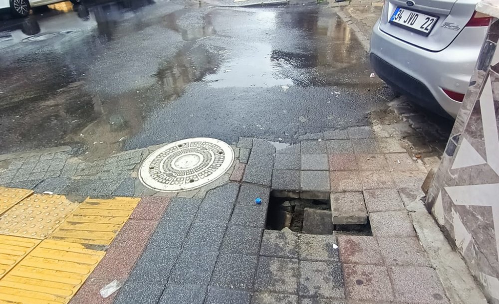 Yağmurdan Sonra Çorlu Sokakları Delik Deşik!