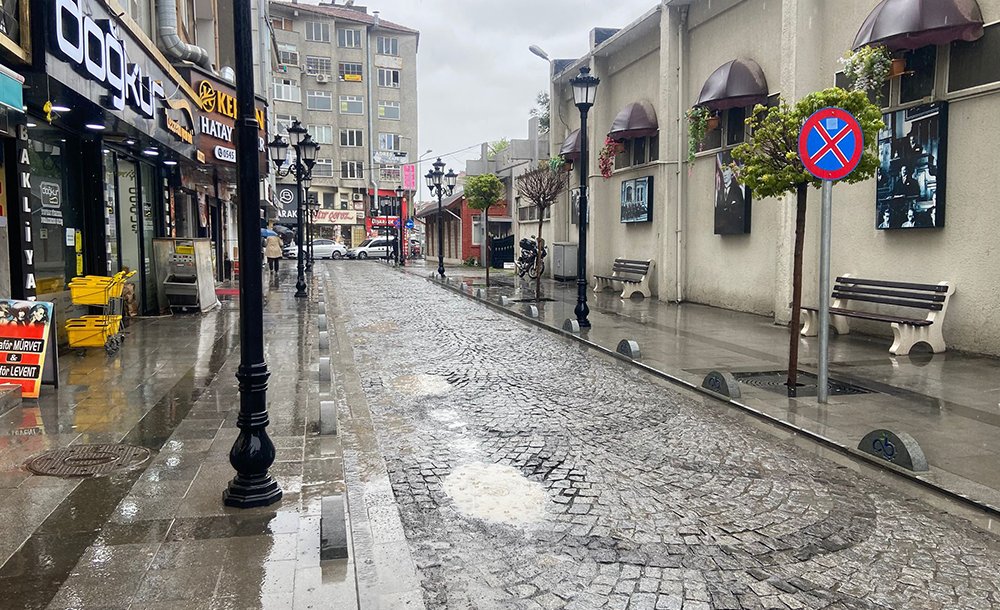 Yağmurlu Hava Hayatı Olumsuz Etkiledi 