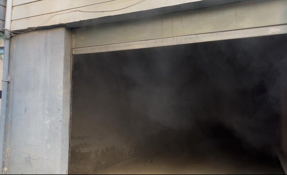 Yangin Mahalle Saki̇nleri̇ni̇ Korkuttu 