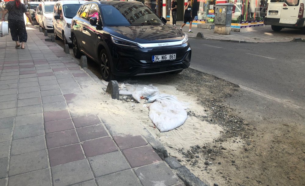 Yapılan Kazılar, Yolları Bozuyor 