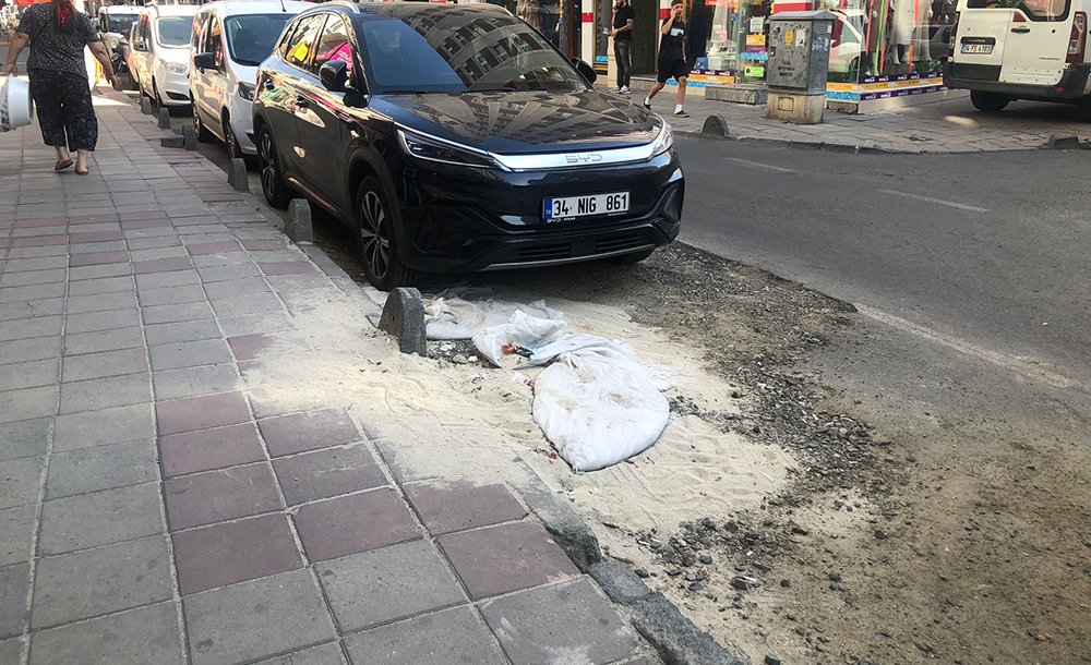 Yapılan Kazılar, Yolları Bozuyor 