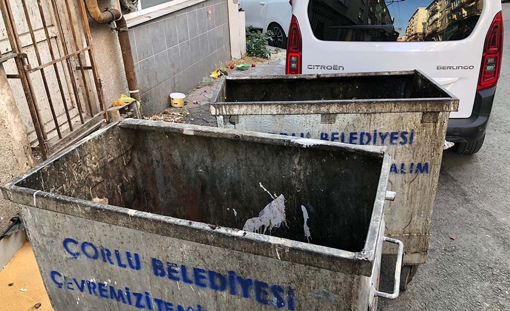 Yaz Sıcağında Kokuya Neden Oluyor 