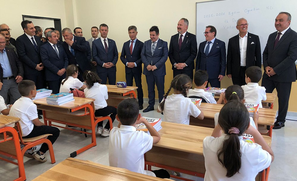 Yeni Okul Açılışıyla Ders Zili Çaldı 