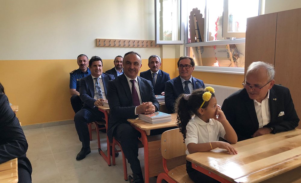 Yeni Okul Açılışıyla Ders Zili Çaldı 