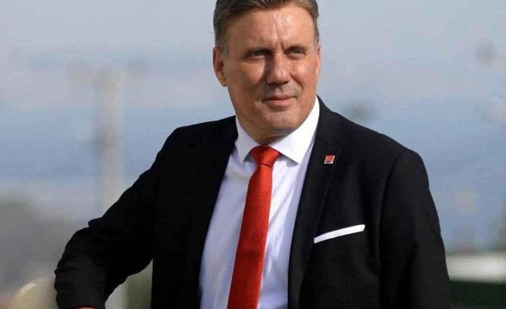 Yeni Parti'de Sürpriz Gelişme