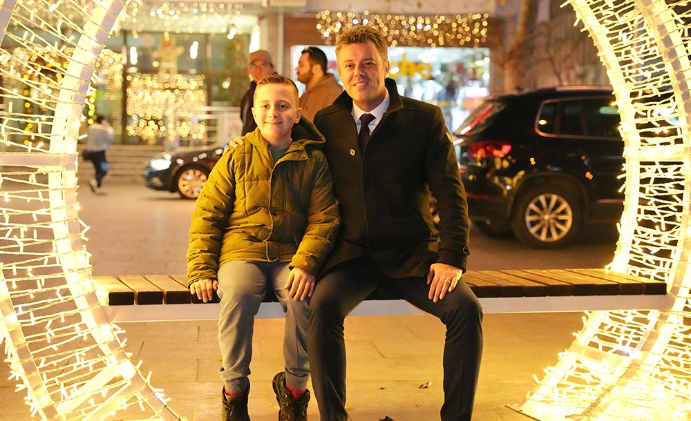 Yeni Yıl Coşkusunu Vatandaşlarla Paylaştı