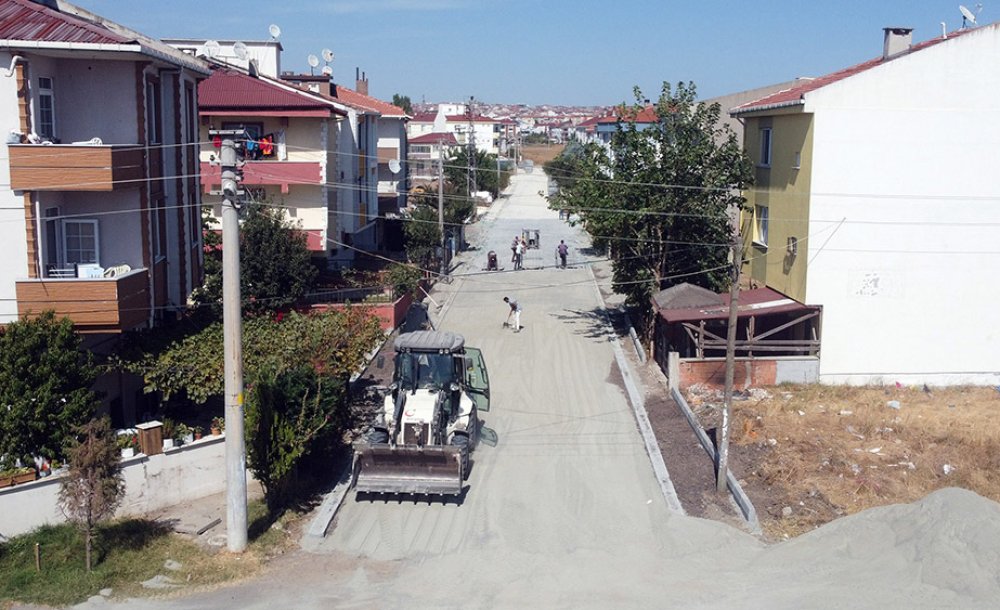 Yol Çalışmaları Aralıksız Sürüyor 