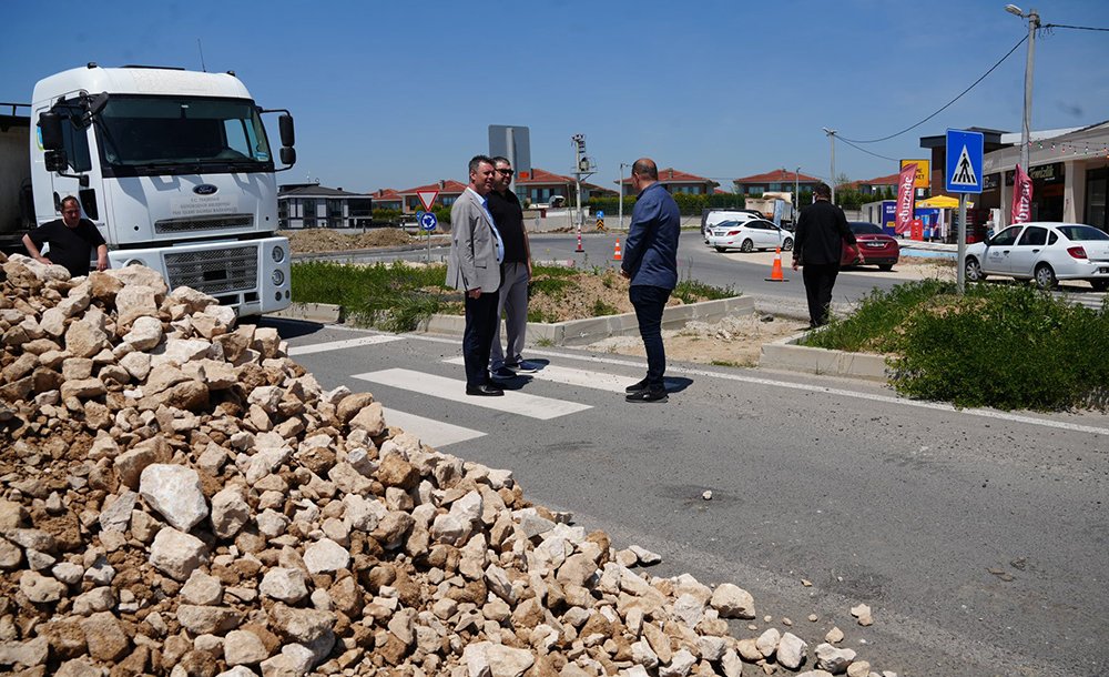 Yol Çalişmalarina Hiz Verdi̇k