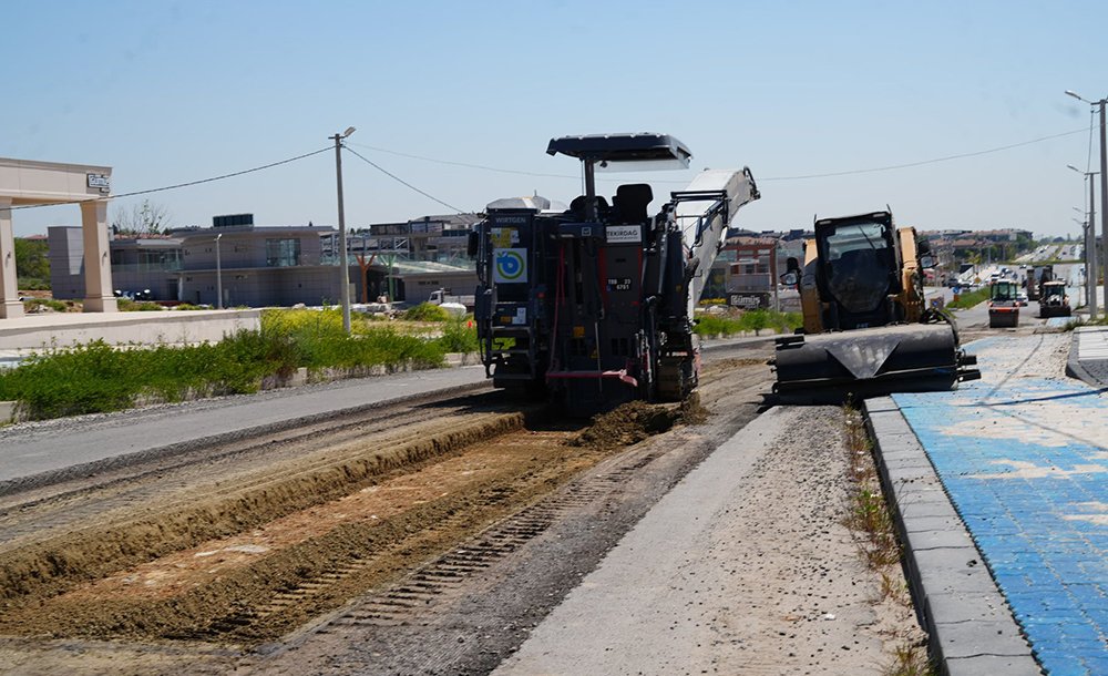 Yol Çalişmalarina Hiz Verdi̇k