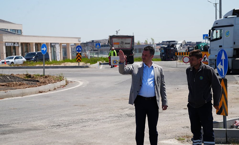 Yol Çalişmalarina Hiz Verdi̇k