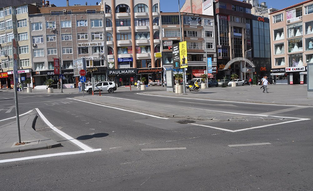 Yol Çizgileri Yenilendi 