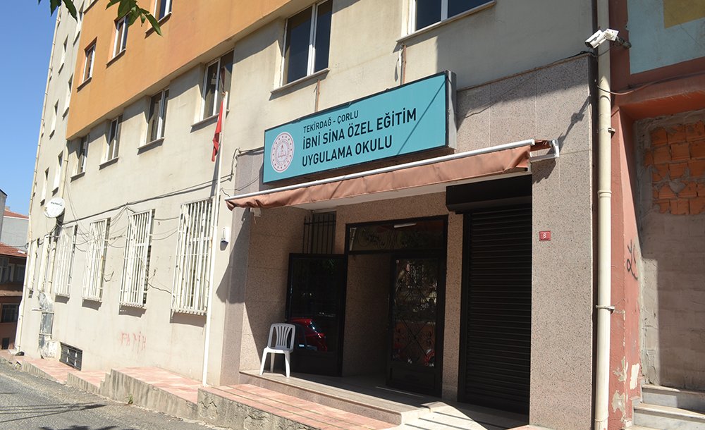 Zamanında Bitmeyen Okulda Çalışmalarda Durdu 