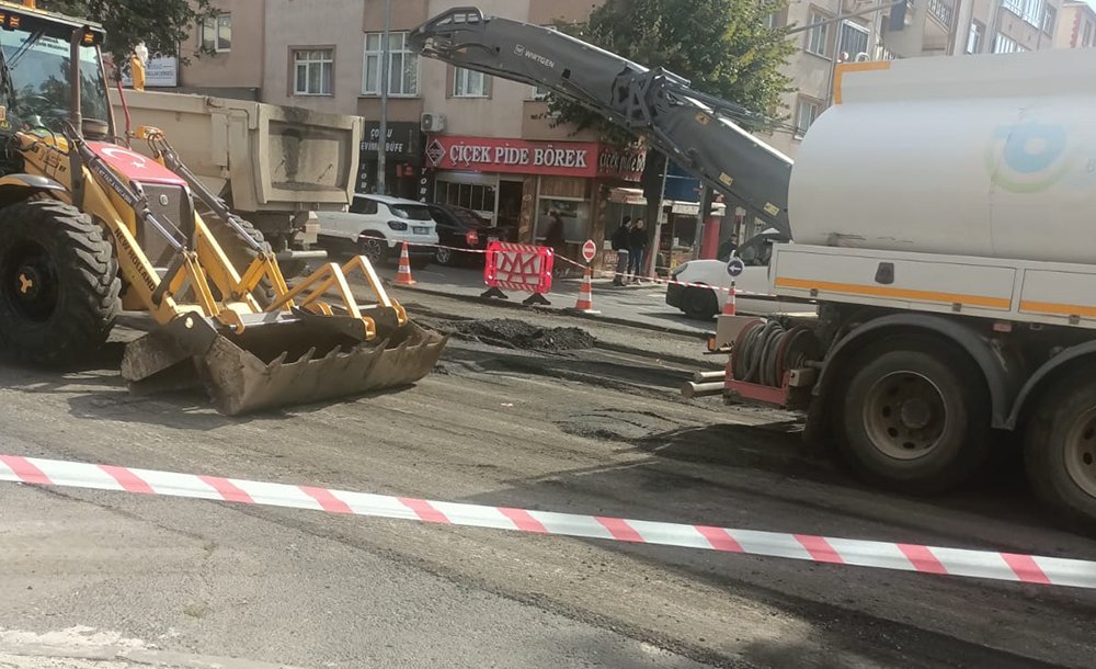 Atatürk Bulvarı'nda Yol Yenileme Çalışması Başlatıldı
