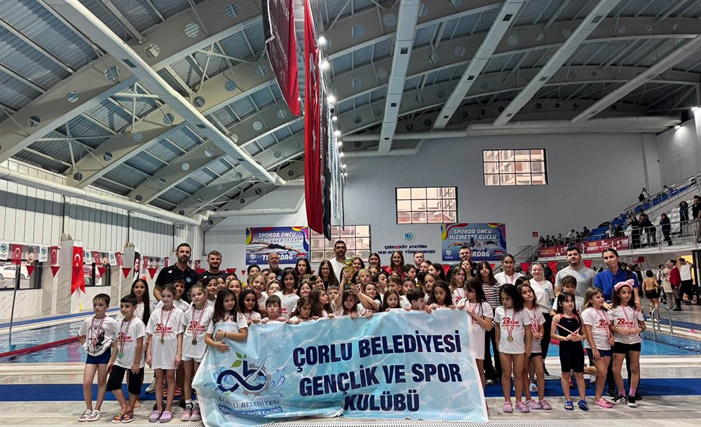 Çbsk Yüzme Takımı Şampiyon Oldu