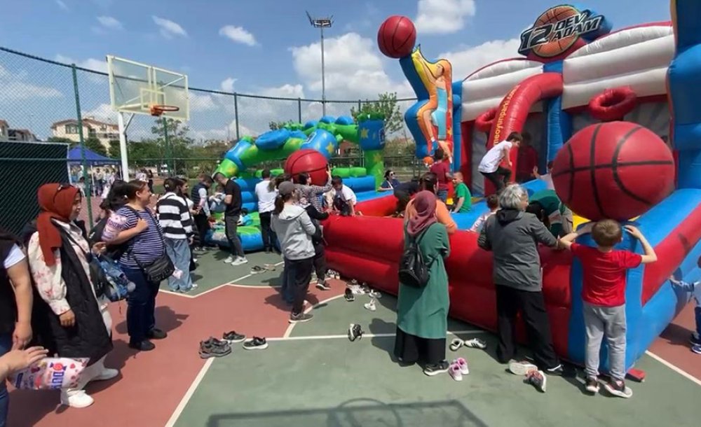 Çocuk Şenliğinde Renkli Görüntüler Oluştu