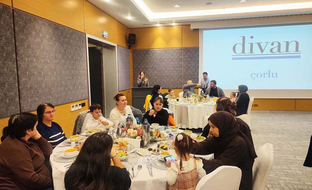 Down Sendromlu Çocuklar Ve Aileleri İftarda Buluştu
