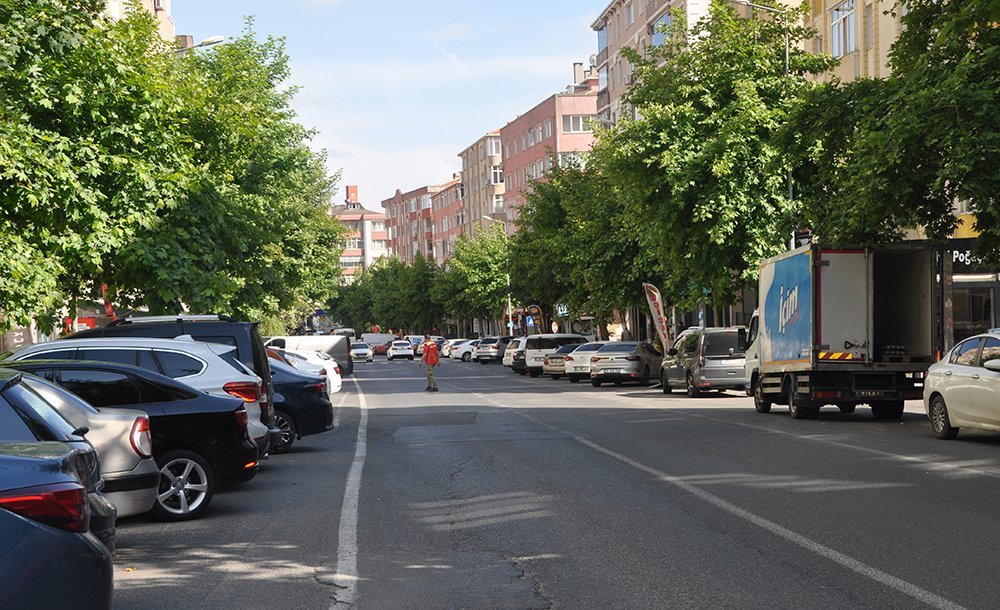 Duraklar Dolu Otobüsler Giremiyor - 1