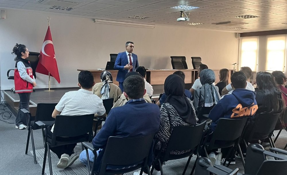‘Evlenecek Gençlerin Desteklenmesi' Projesi Kapsamında Eğitim Verildi