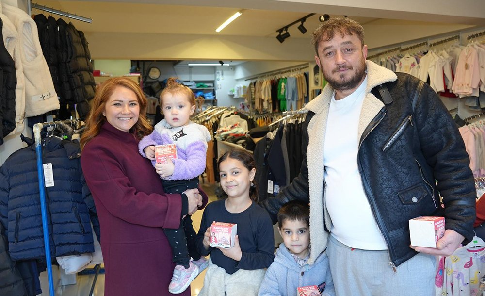 Müge Başkan Vatandaşların Kandilini Kutladı